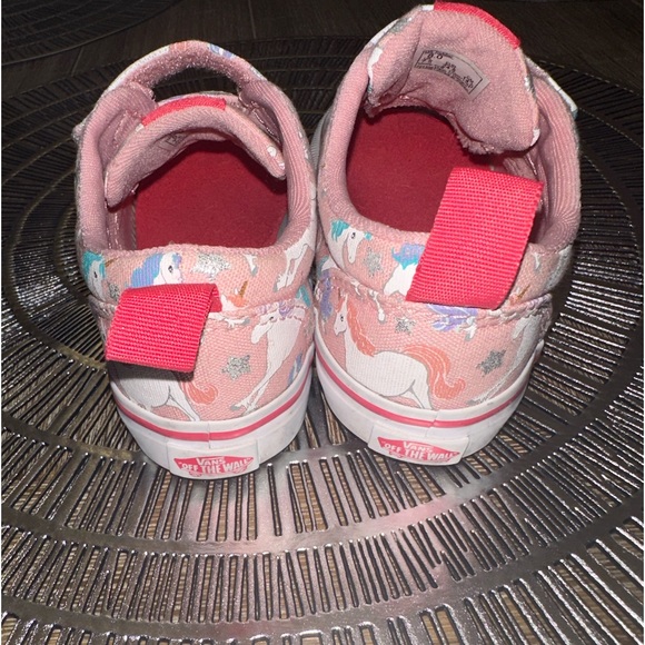 Unicorn Vans - Picture 3 of 6